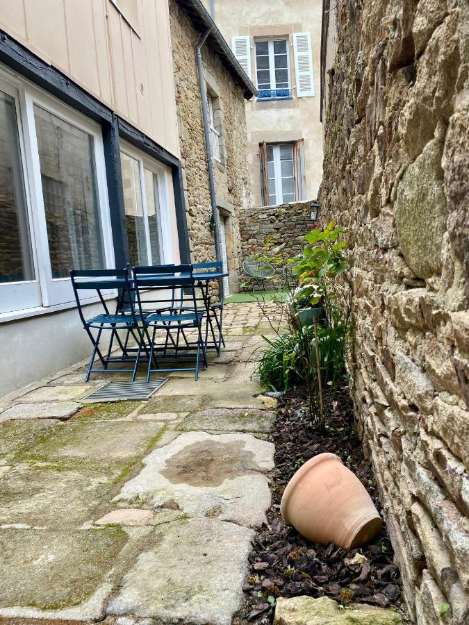 Ty Guenhael Petite Maisonnette Avec Exterieur Intra-muros Proche Port De Vannes