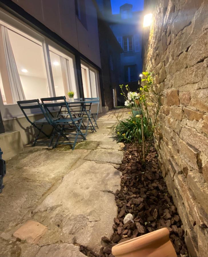 Ty Guenhael Petite Maisonnette Avec Exterieur Intra-muros Proche Port De